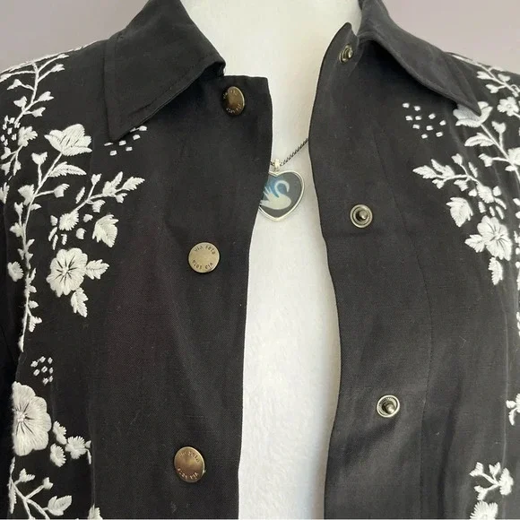 Via Seta Black Silk-Linen
Embroidered Jacket - Size 12 - Picture 4 of 11